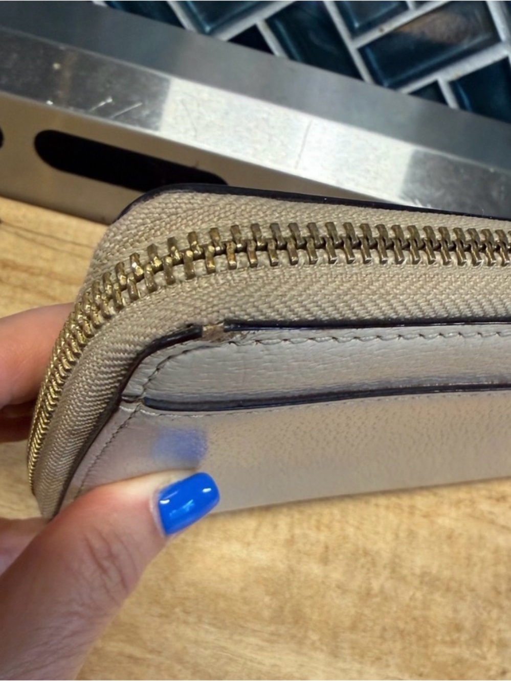 kate spade Wellesley Neda Zip-around Wallet - Picture 3 of 10